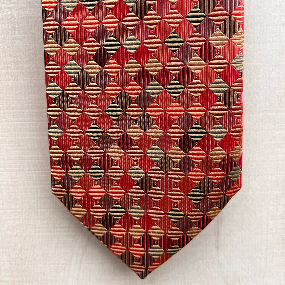 Peacock 57•3.5 in. Red and brown diamond design tie. Great condition.
